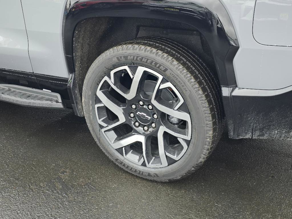 New 2025 Chevrolet Silverado EV RST image 11