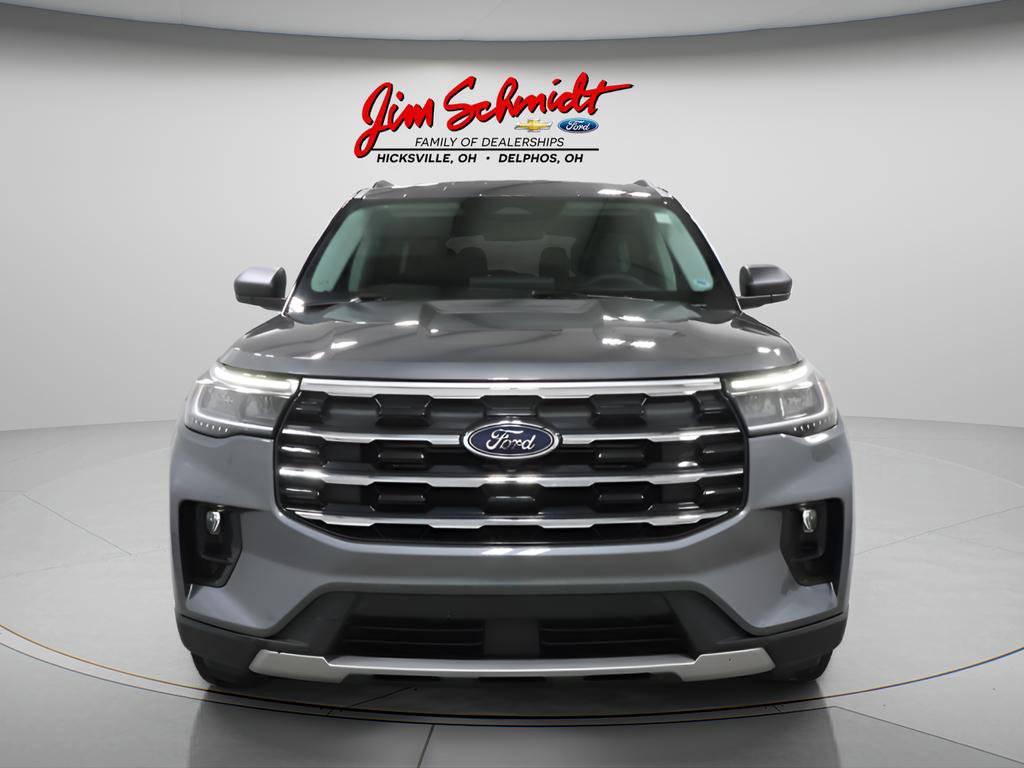 Used 2025 Ford Explorer Active w/ Active Comfort Package AWD/4WD image 3
