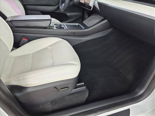 Used 2024 Tesla Model Y Long Range RWD image 23