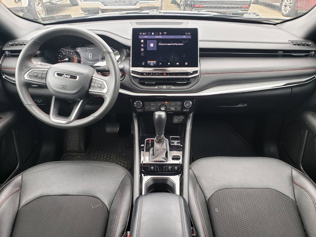 Used 2023 Jeep Compass Trailhawk w/ Trailhawk Convenience Group AWD/4WD image 15