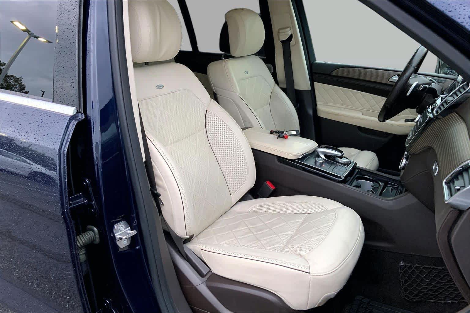 Used 2019 Mercedes-Benz GLS 450 4MATIC image 9