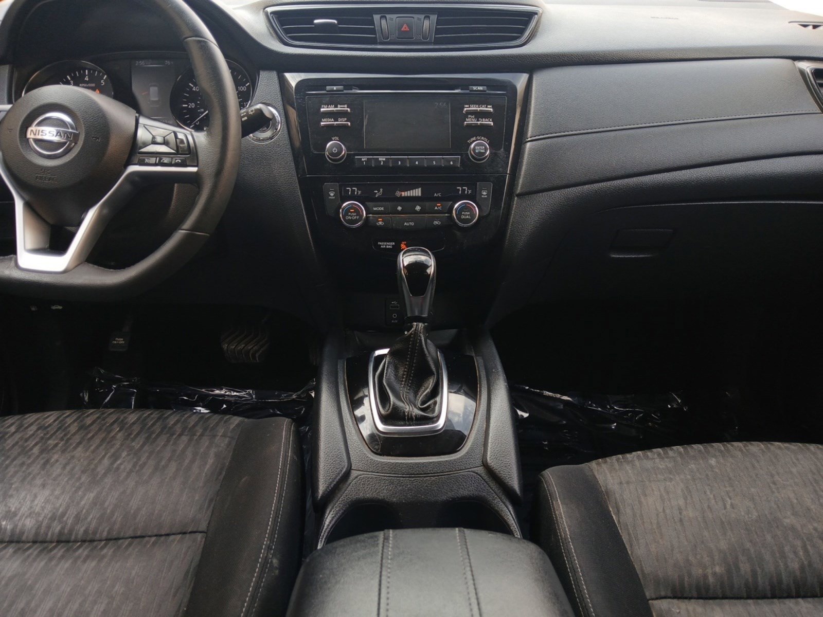 Used 2017 Nissan Rogue SV image 11