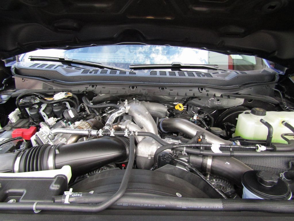 New 2026 Ford F250 Lariat w/ Black Appearance Package image 32
