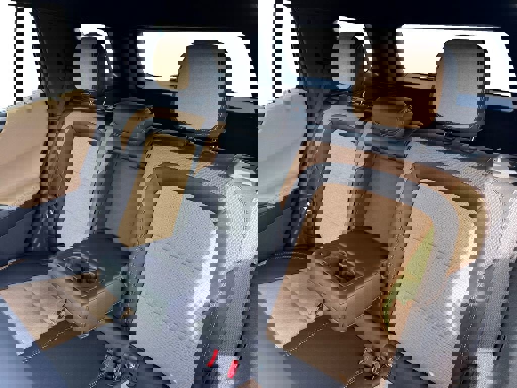 New 2026 Chevrolet Equinox ACTIV w/ Convenience Package III image 16