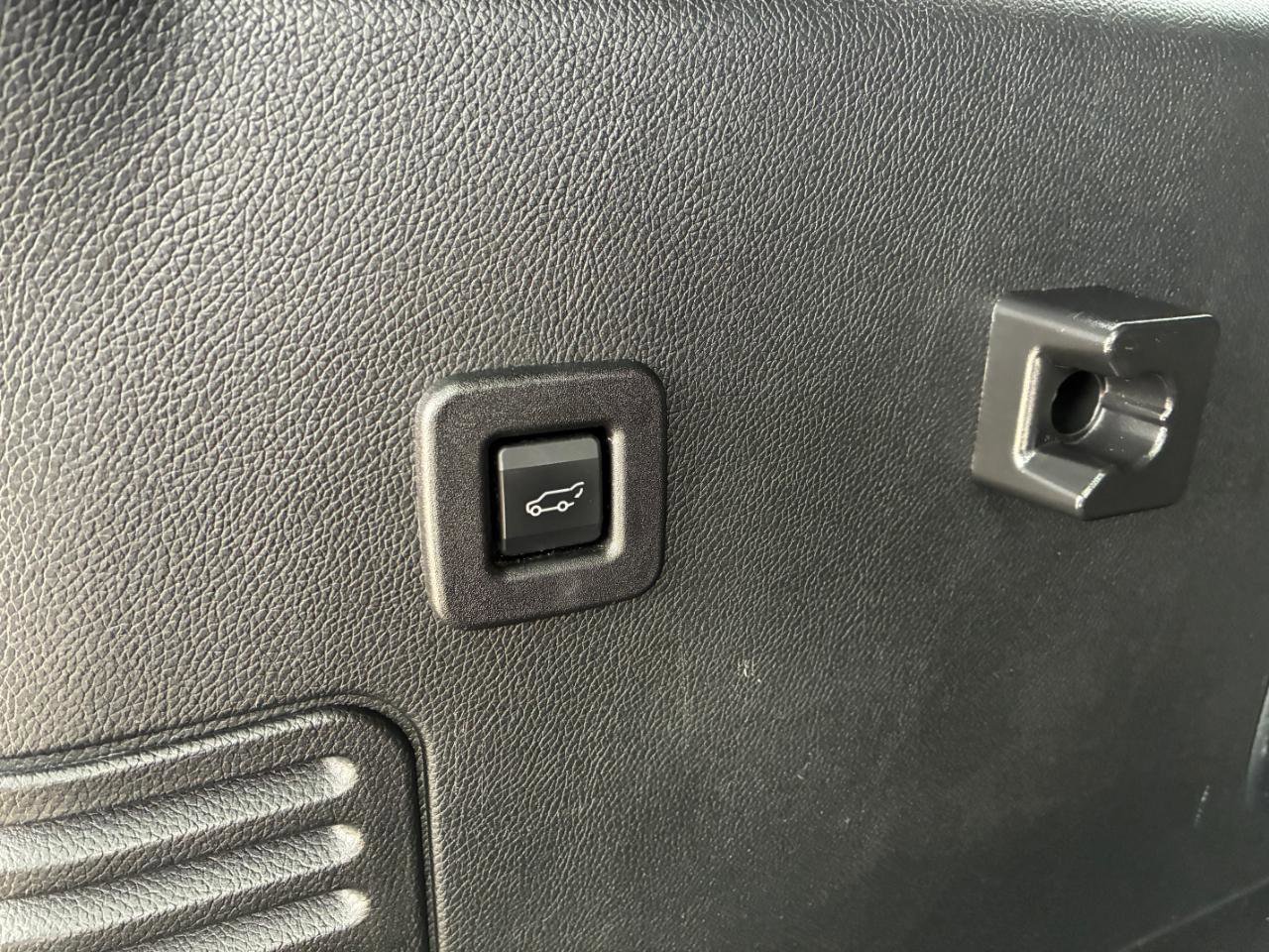Used 2017 Ford Expedition EL Platinum image 40