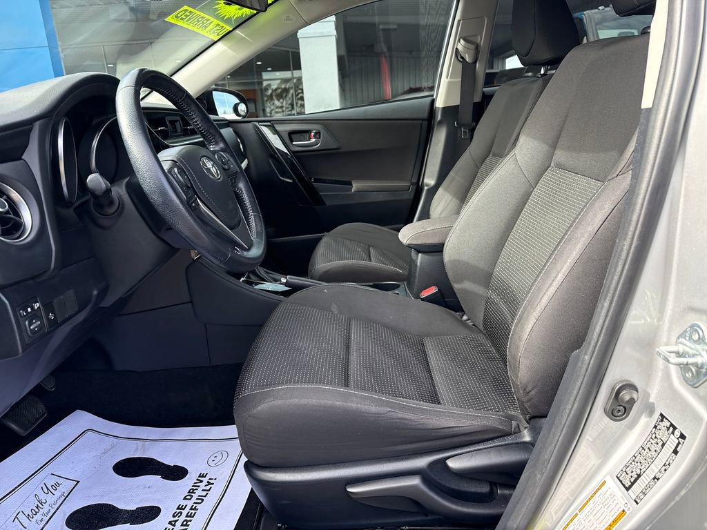 Used 2018 Toyota Corolla iM image 9