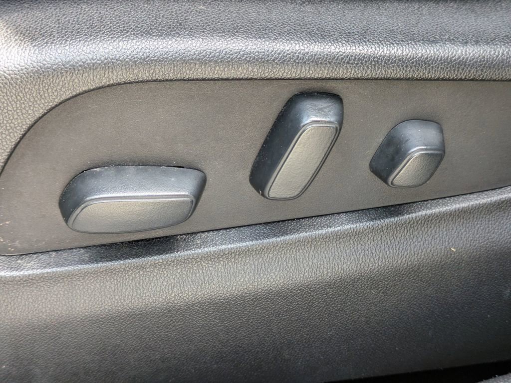 Used 2020 Cadillac XT4 Premium Luxury w/ Driver Awareness Package image 21