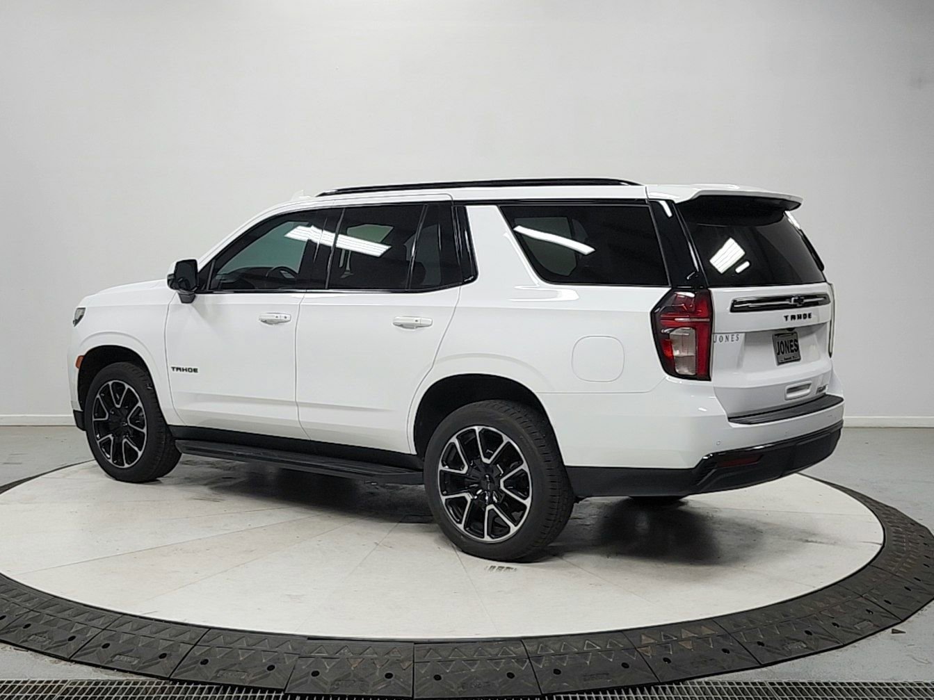 Used 2021 Chevrolet Tahoe RST w/ Luxury Package image 5