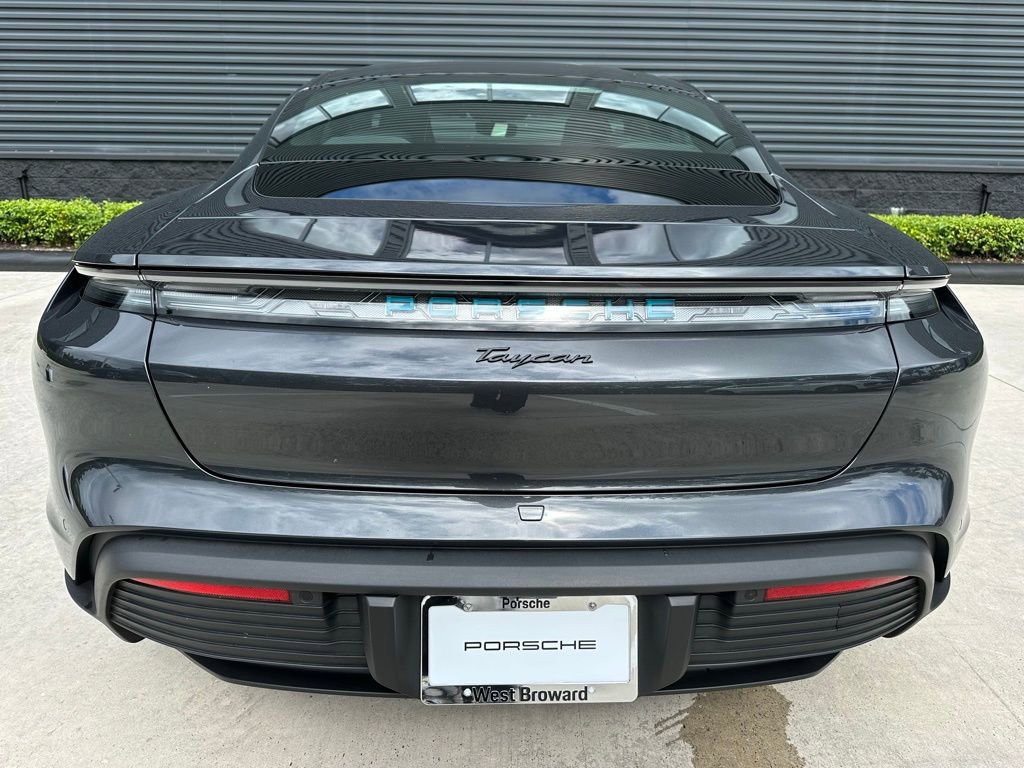 Used 2025 Porsche Taycan image 12
