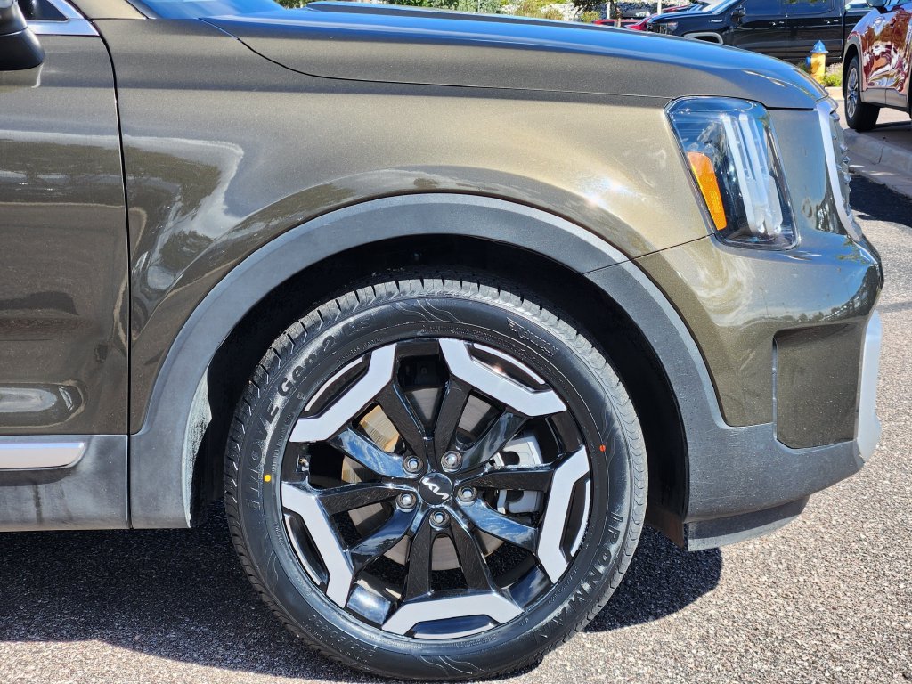 Used 2025 Kia Telluride S AWD/4WD image 29
