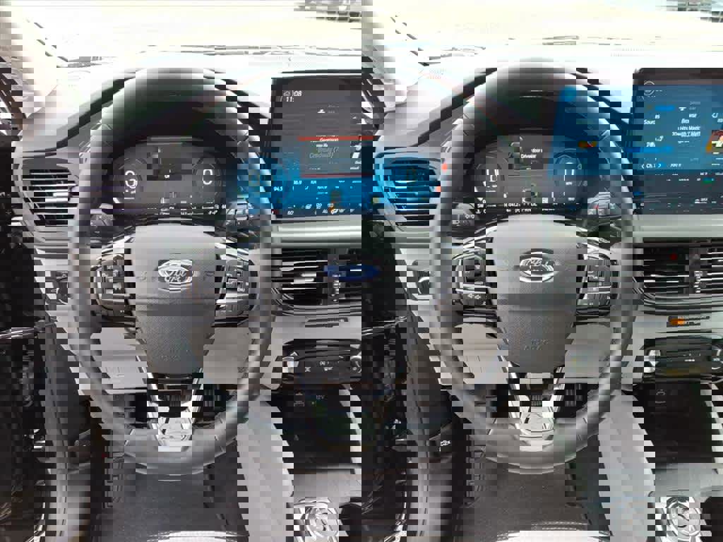 Used 2025 Ford Escape Active w/ Active Premium Tech Pack image 14