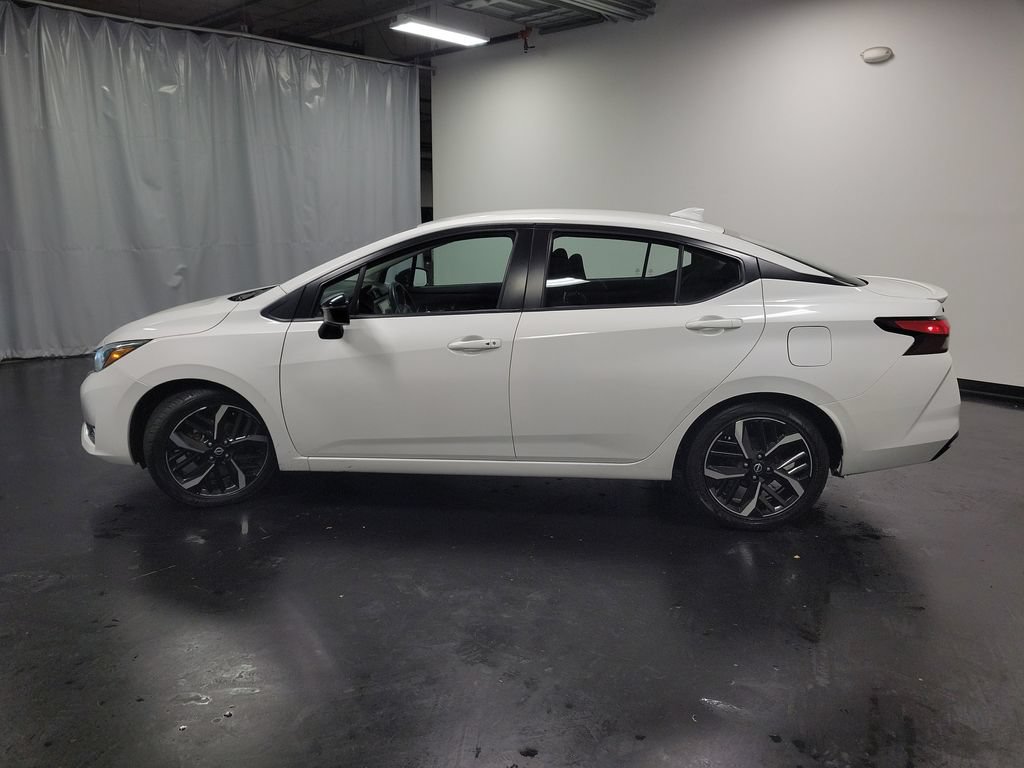 Used 2024 Nissan Versa SR FWD image 5