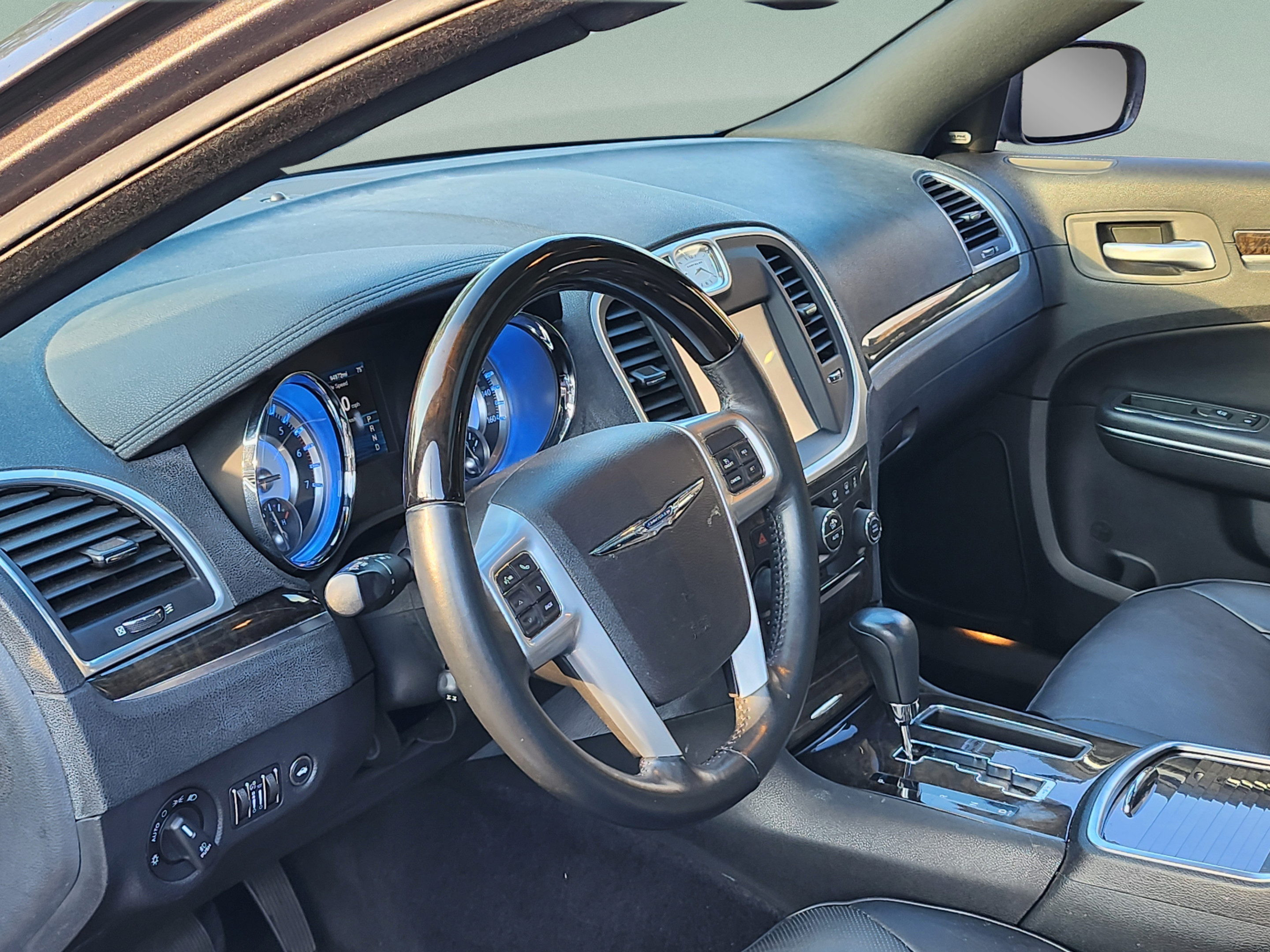 Used 2013 Chrysler 300 C RWD image 13