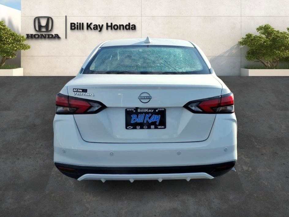 Used 2025 Nissan Versa SV FWD image 4