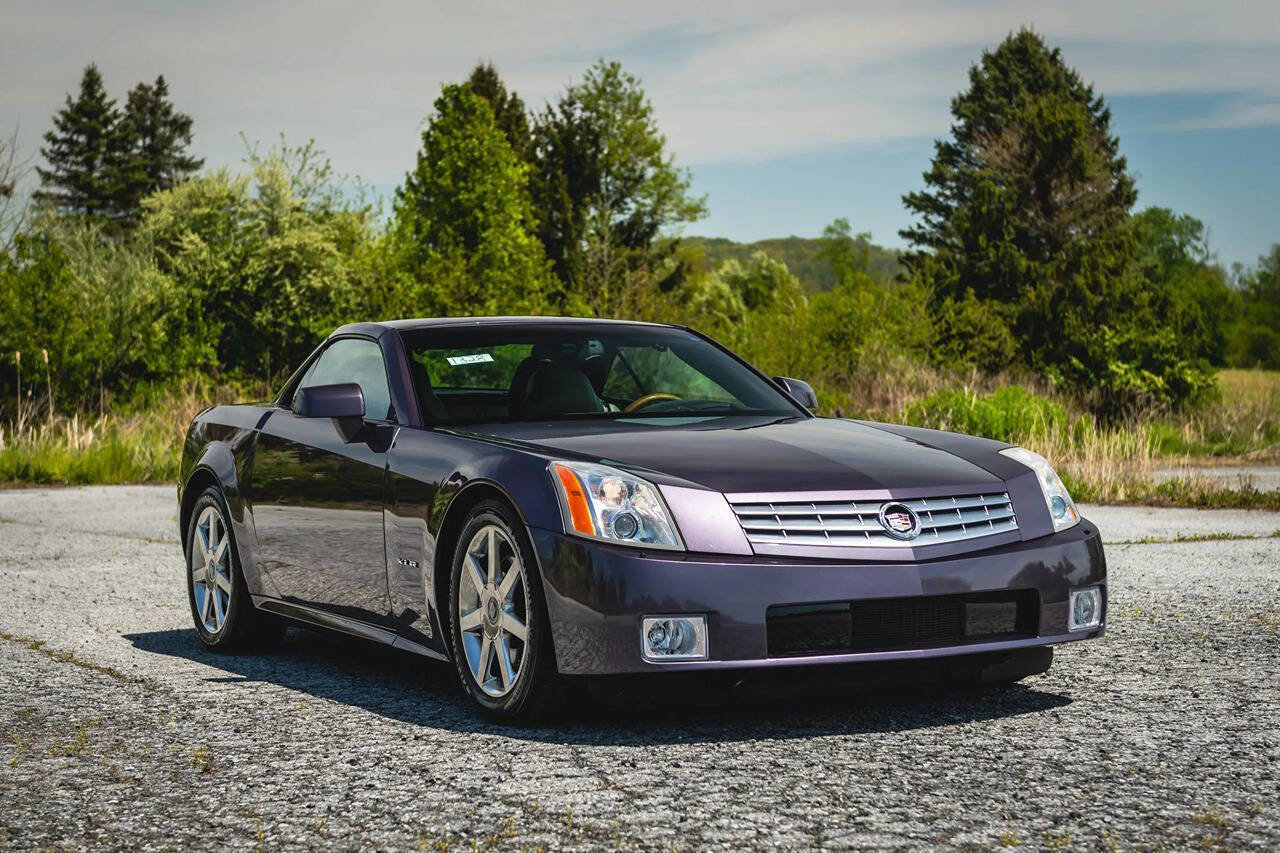 Used 2004 Cadillac XLR image 2