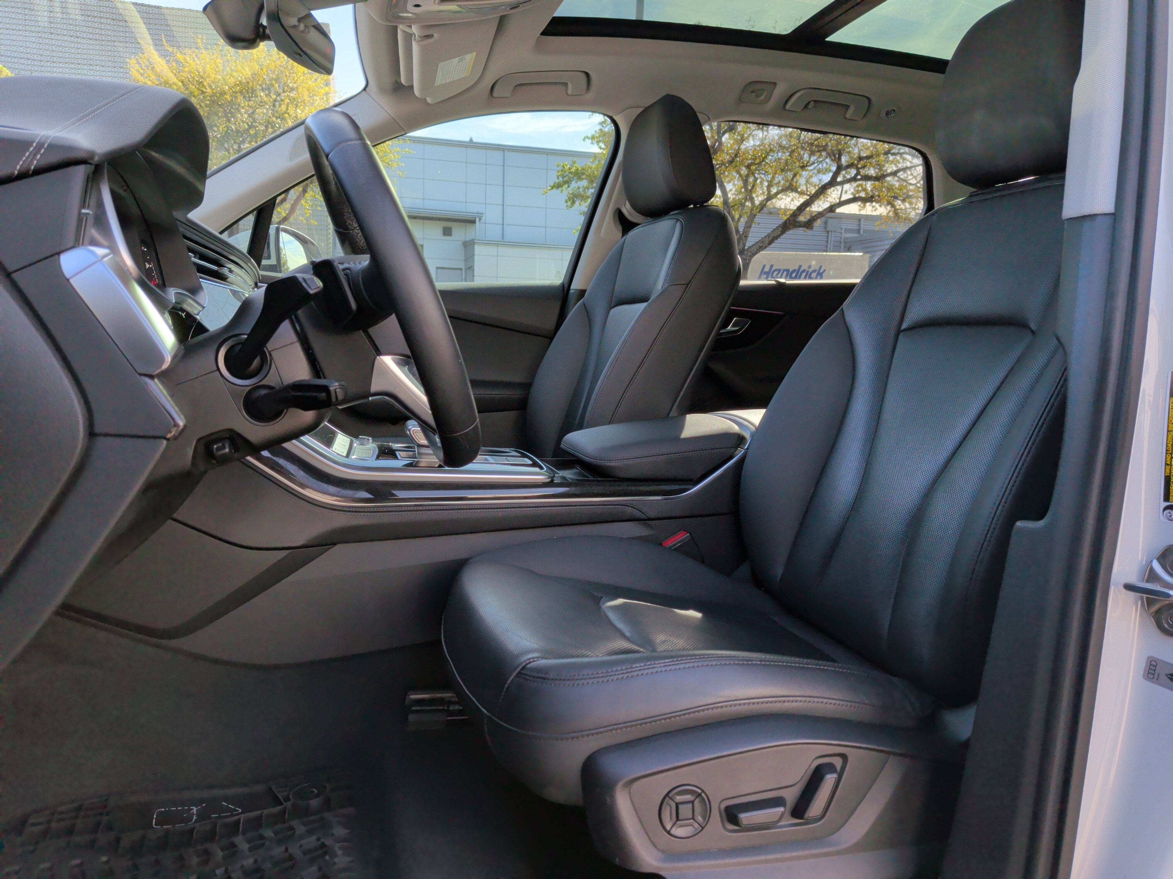 Used 2023 Audi Q7 Premium Plus w/ Premium Plus Package image 17