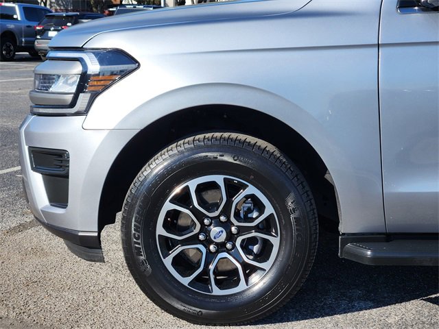 Used 2024 Ford Expedition XLT image 6