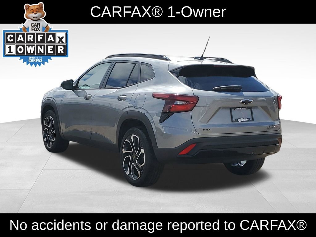 Used 2024 Chevrolet Trax RS w/ Sunroof Package image 4