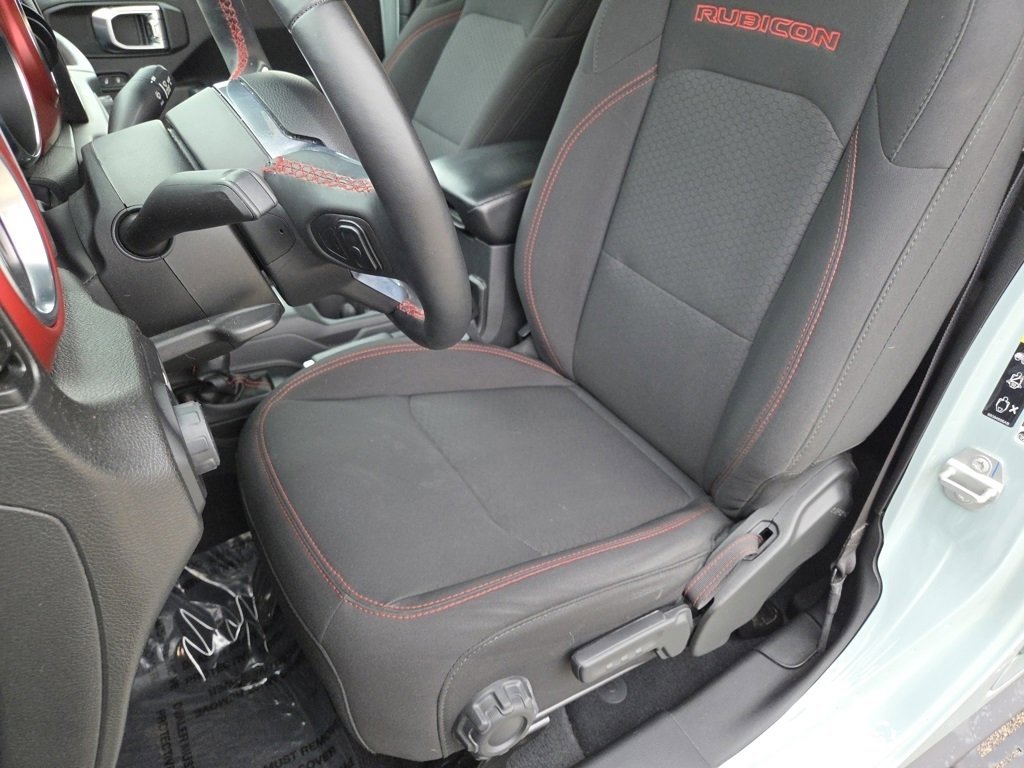 Used 2023 Jeep Wrangler Unlimited Rubicon w/ Cold Weather Group image 5