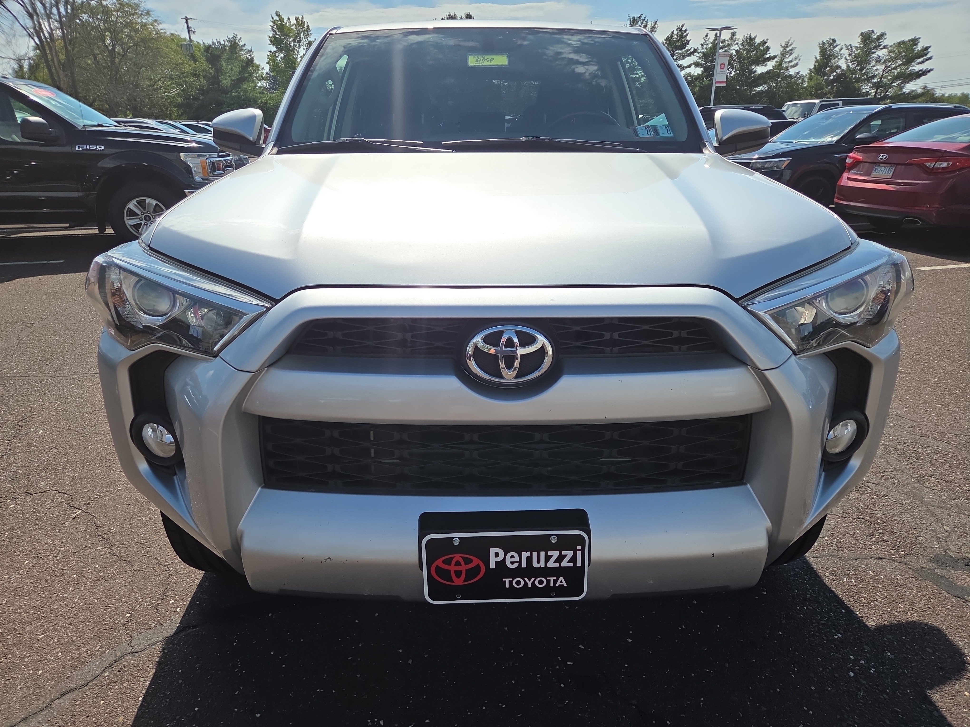 Used 2015 Toyota 4Runner SR5 AWD/4WD image 8