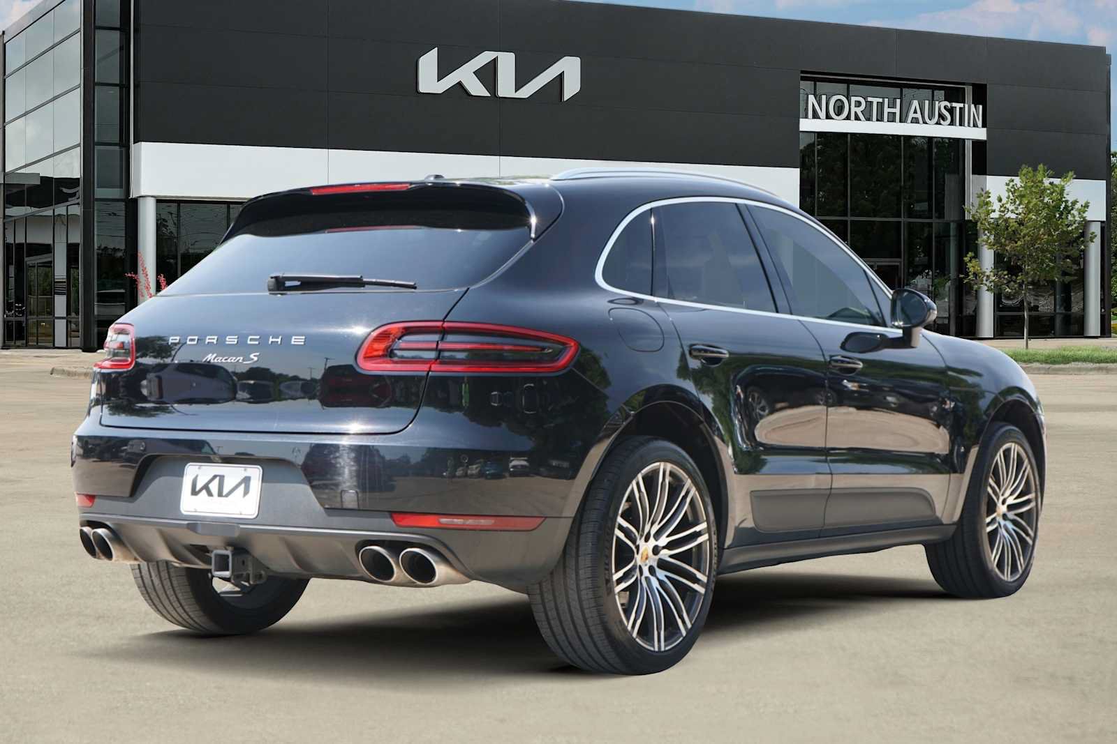 Used 2017 Porsche Macan S AWD/4WD image 5