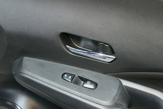 Used 2021 Nissan Kicks SV FWD image 9