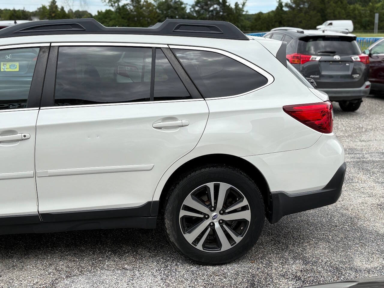 Used 2019 Subaru Outback 2.5i Limited AWD/4WD image 11