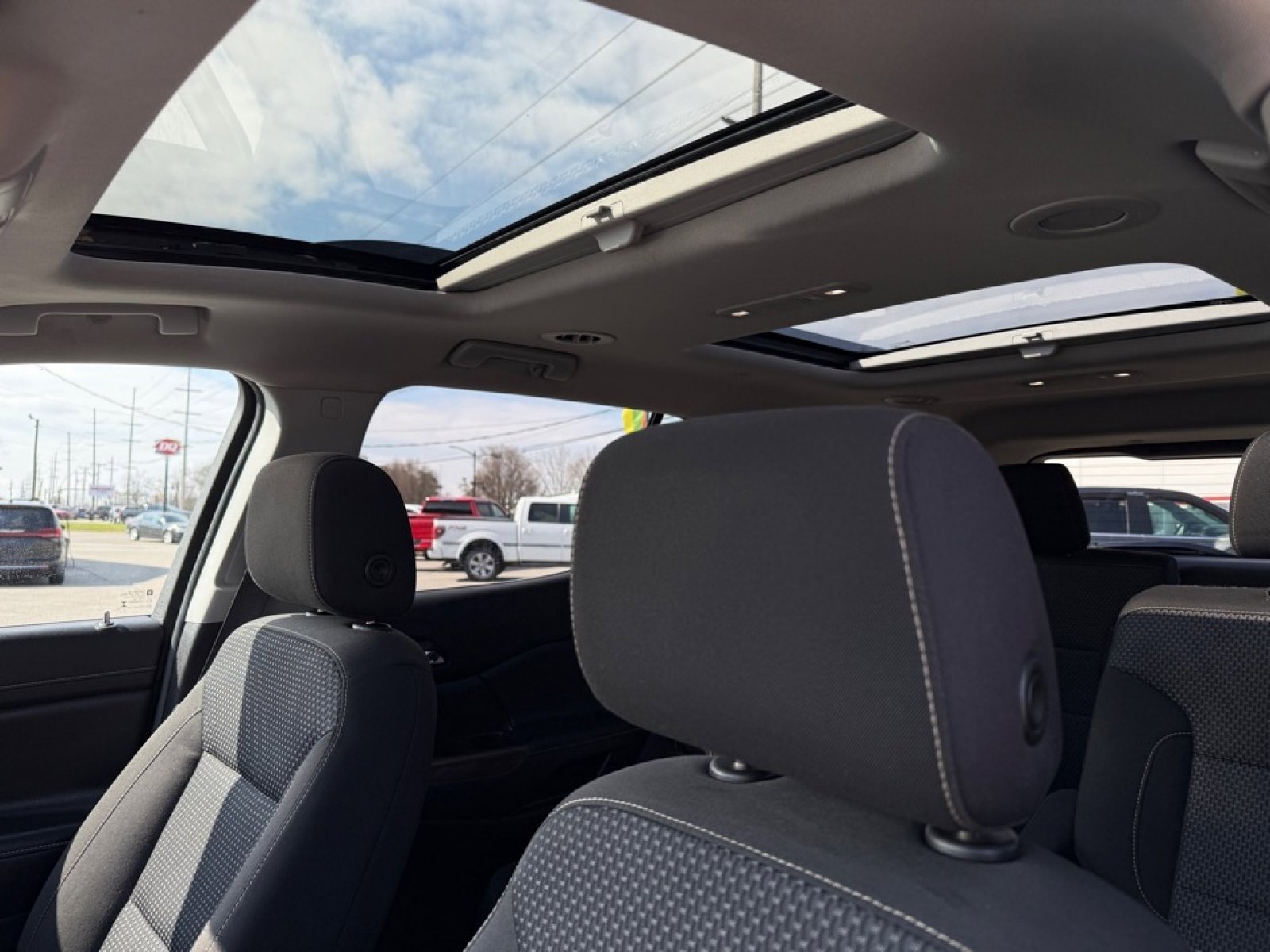 Used 2021 GMC Acadia SLE w/ GMC Pro Grade Package image 42