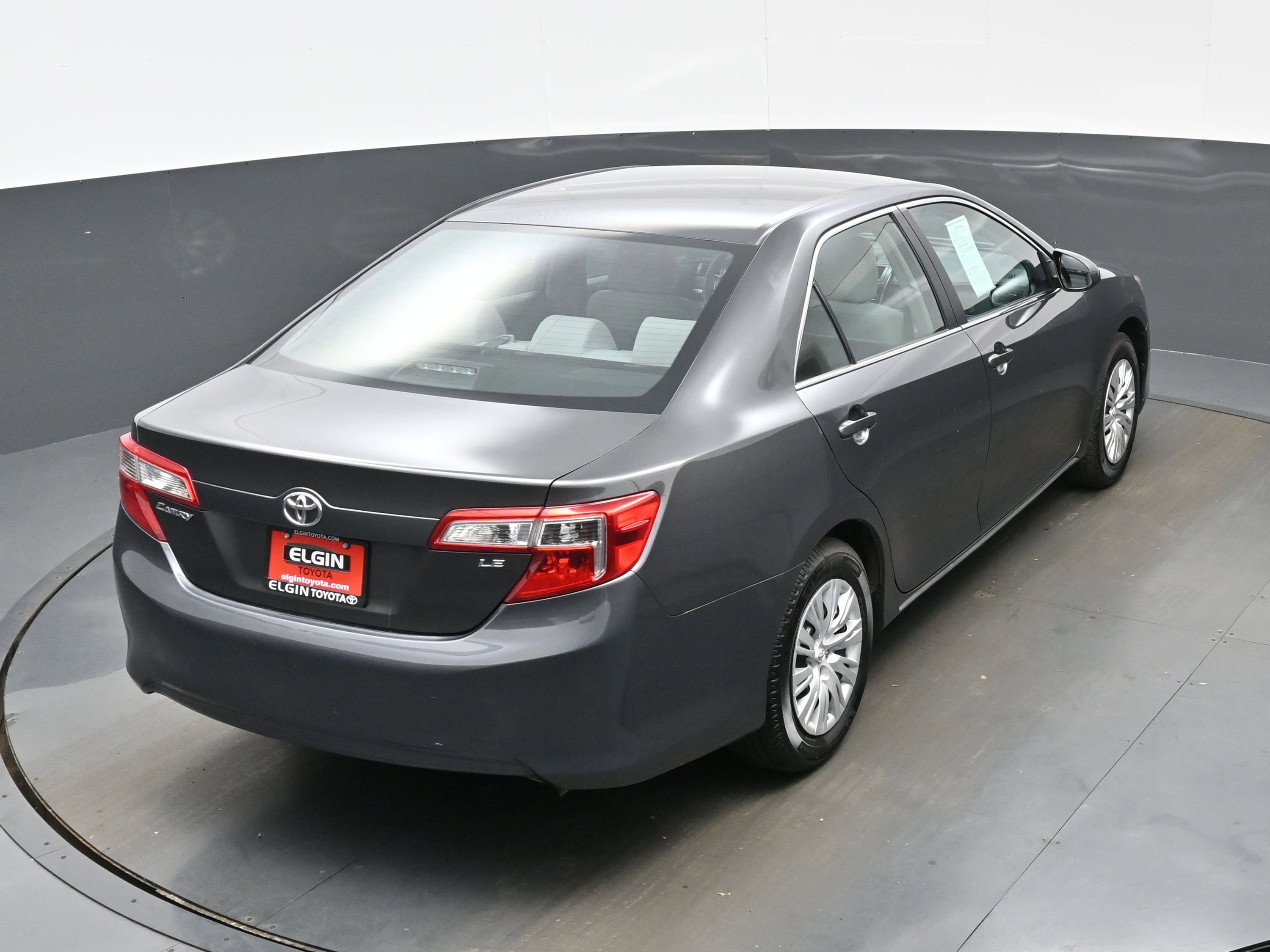 Used 2013 Toyota Camry LE image 35