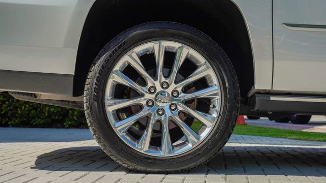 Used 2019 Cadillac Escalade ESV Premium Luxury image 28