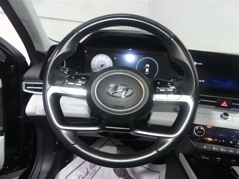 Used 2022 Hyundai Elantra Limited image 30