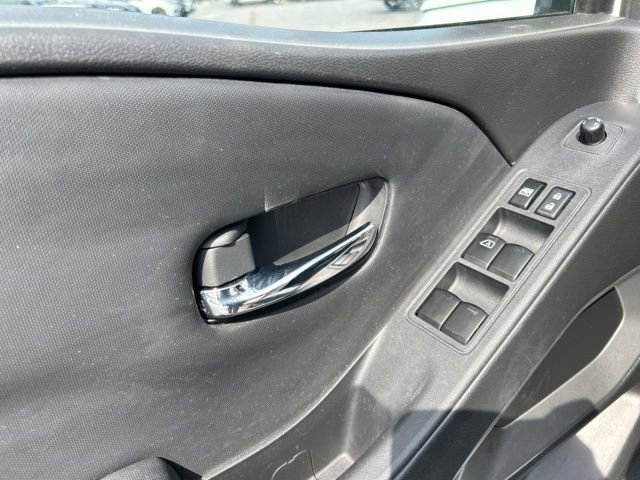 Used 2022 Nissan Frontier SV image 27