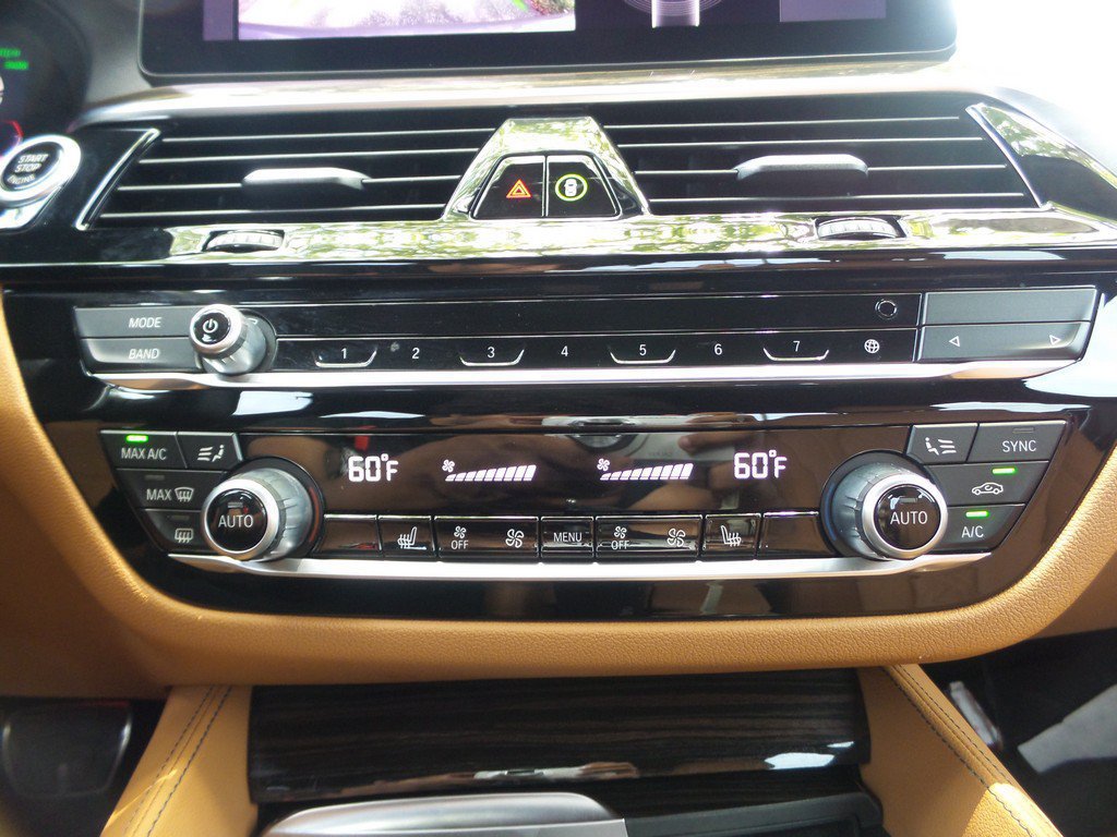 Used 2023 BMW 540i w/ M Sport Package RWD image 54