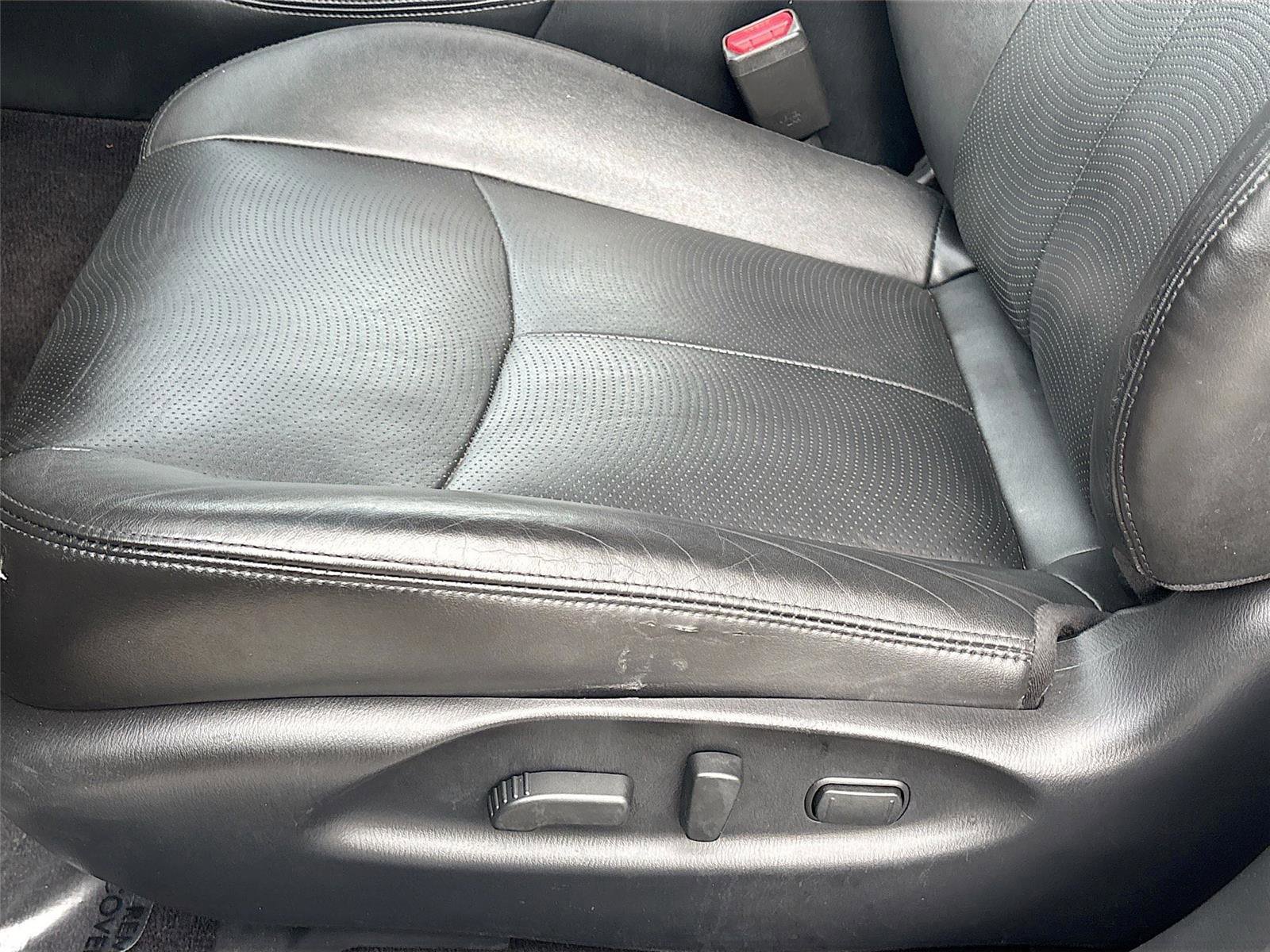 Used 2018 INFINITI Q70 Luxe image 20