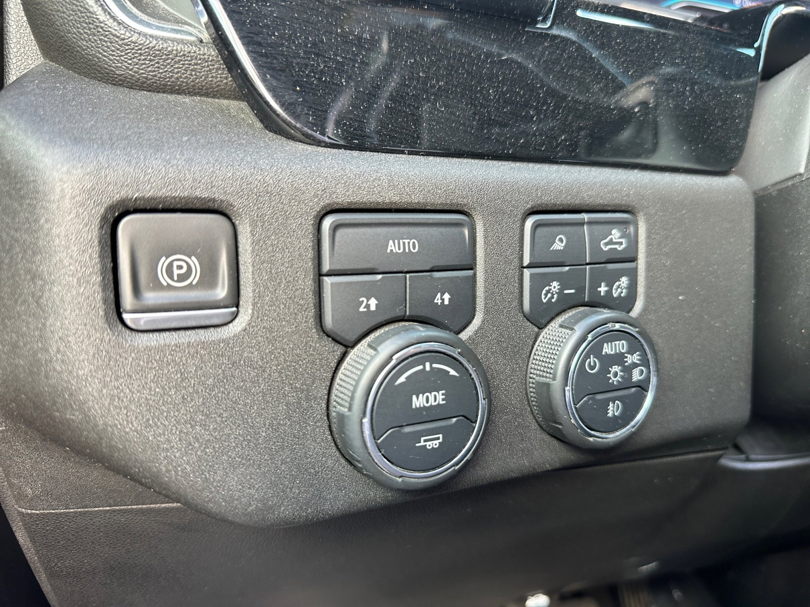 Used 2023 Chevrolet Silverado 1500 LTZ image 18