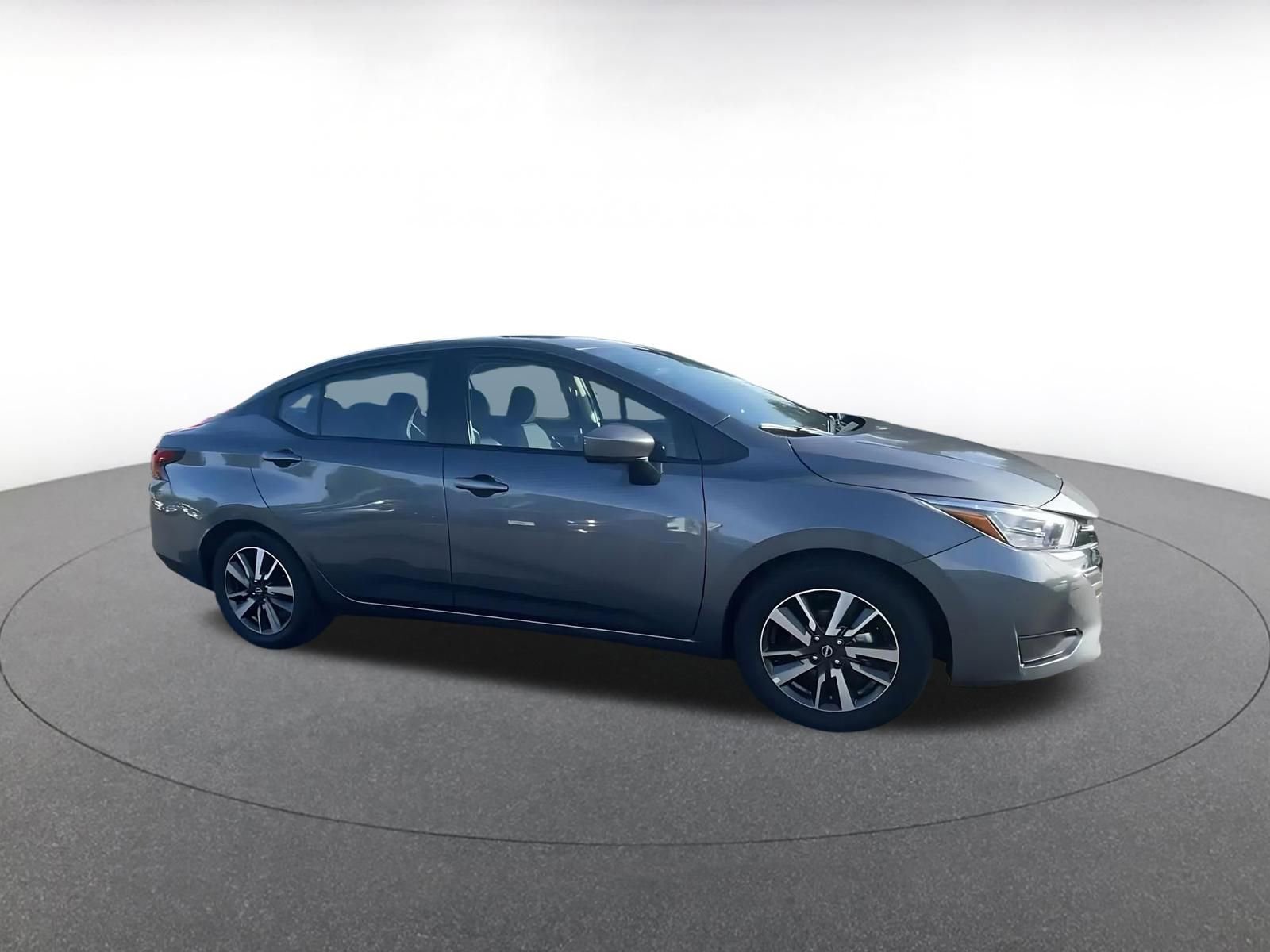 Used 2025 Nissan Versa SV image 2