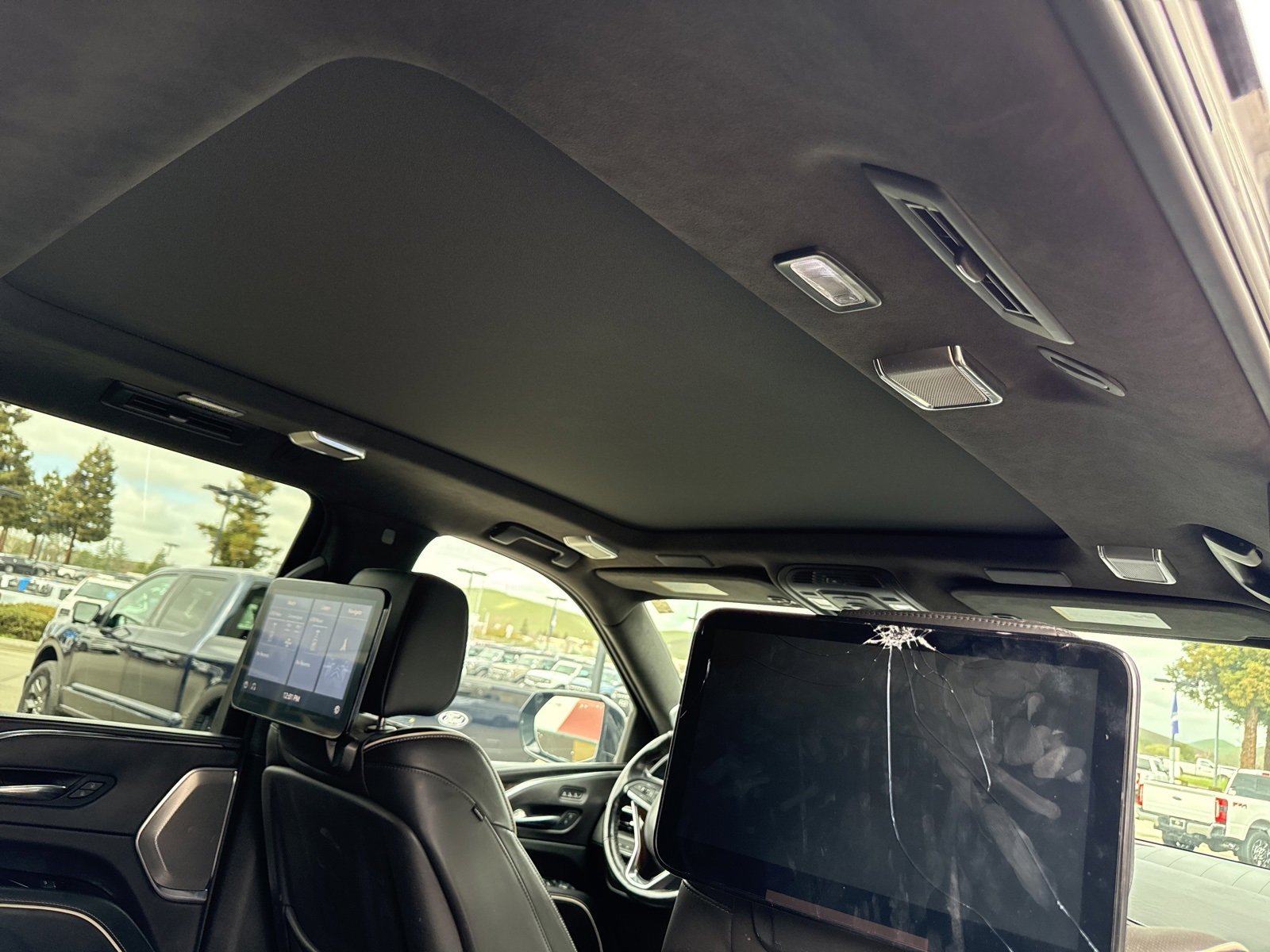 Used 2021 Cadillac Escalade Sport Platinum w/ Heavy-Duty Trailer Package image 10