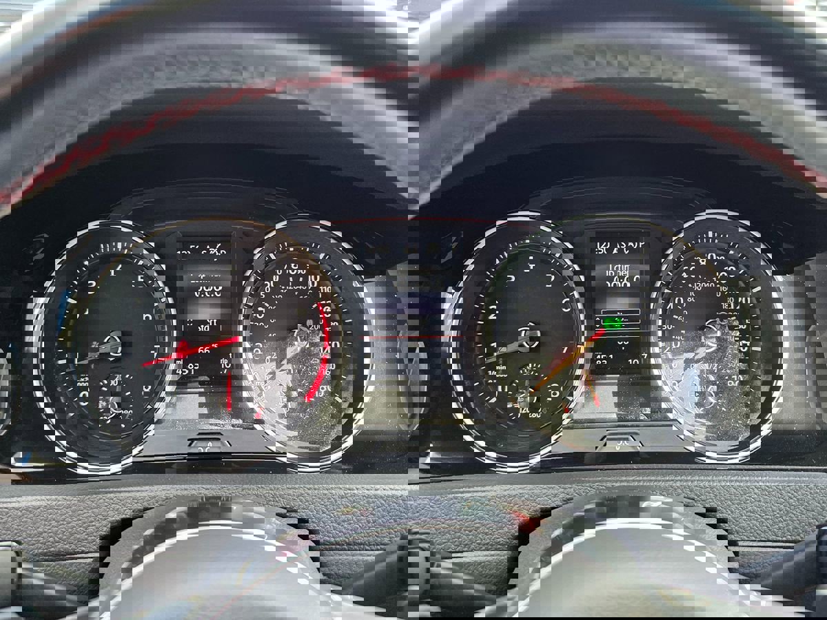 Used 2021 Volkswagen GTI SE image 31