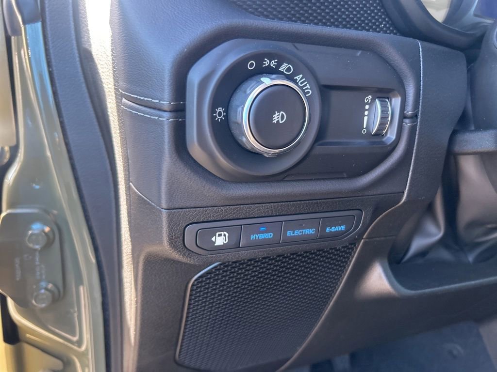 New 2025 Jeep Wrangler Unlimited Rubicon 4xe w/ Safety Group image 39