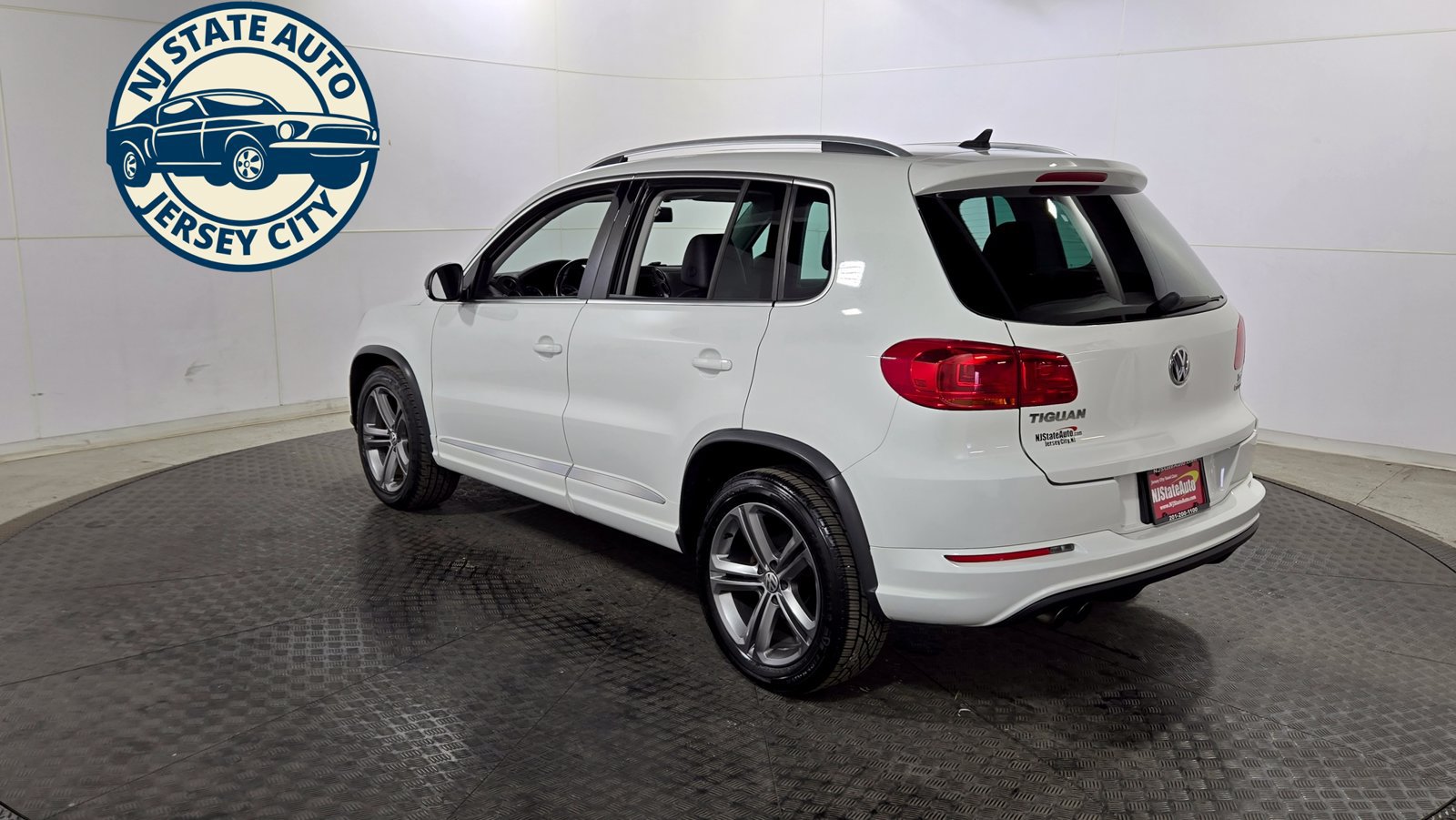 Used 2017 Volkswagen Tiguan Sport AWD/4WD image 5