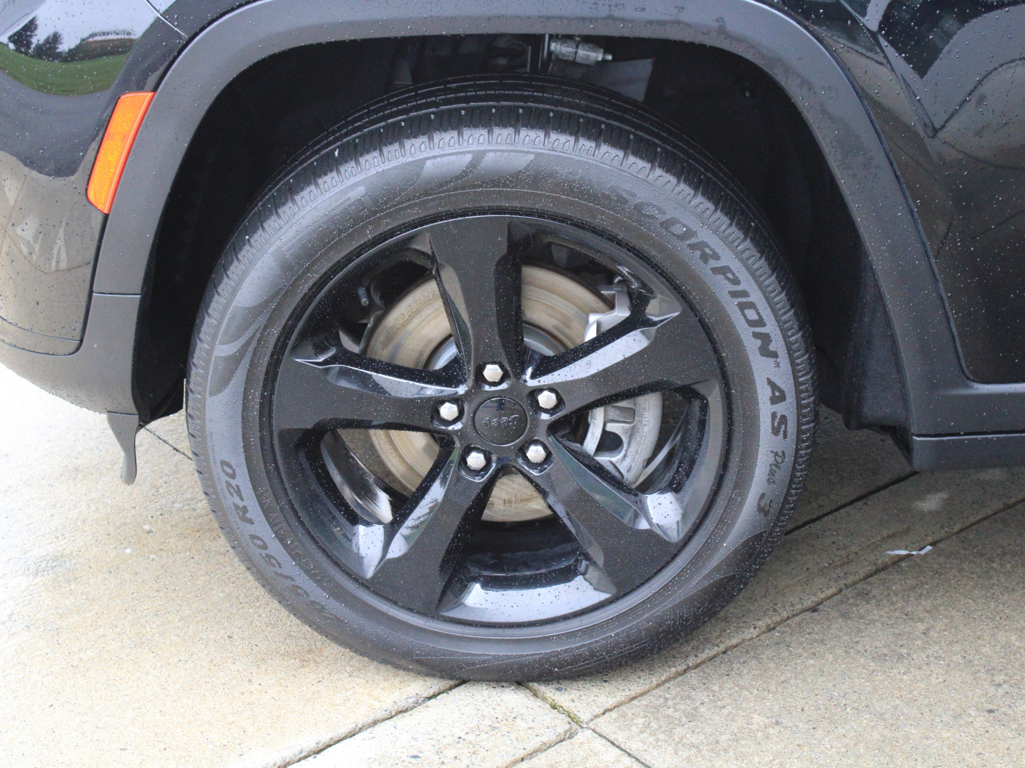Used 2022 Jeep Grand Cherokee L Limited w/ Black Appearance Package AWD/4WD image 38