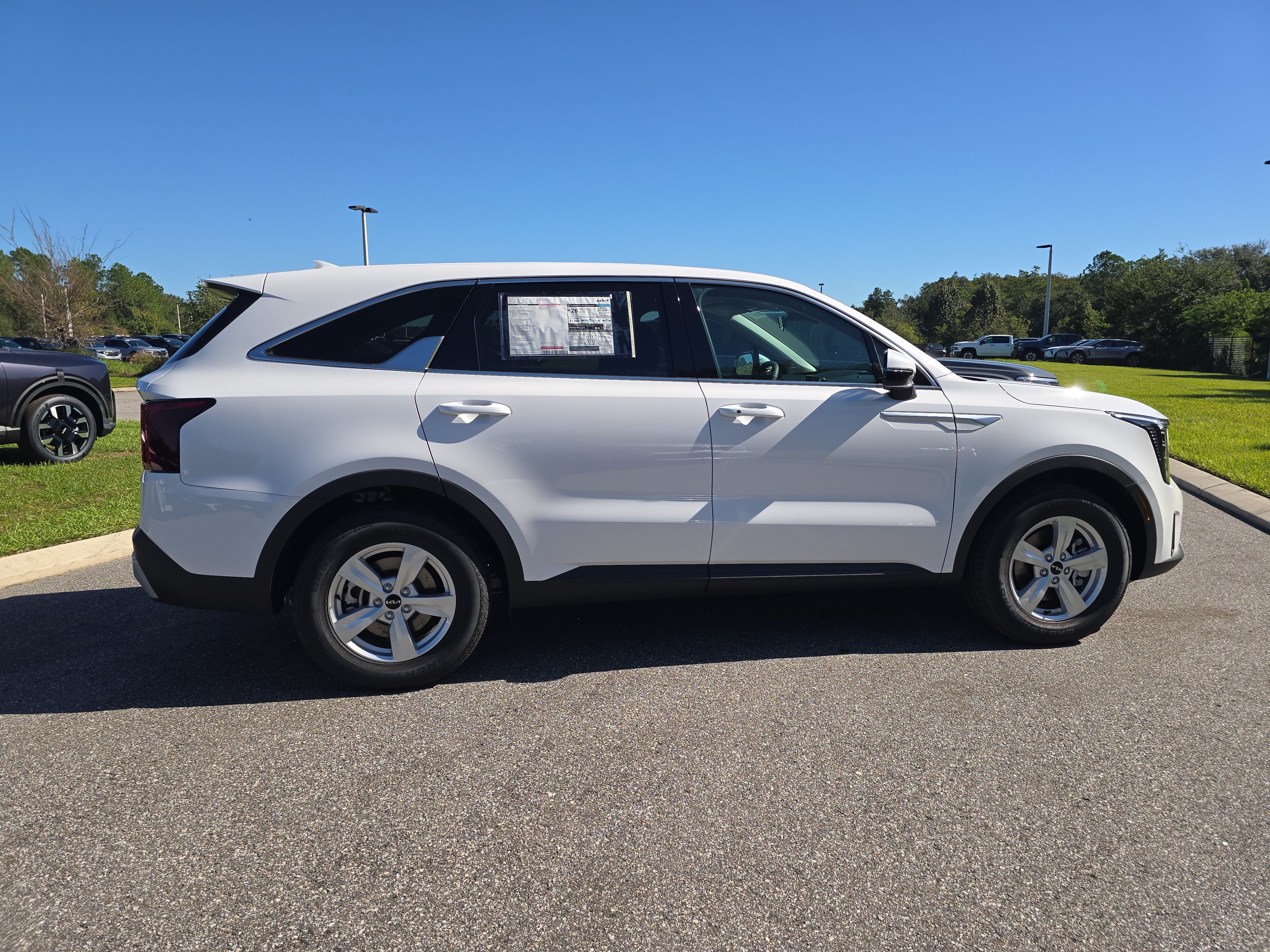 New 2026 Kia Sorento LX FWD image 9