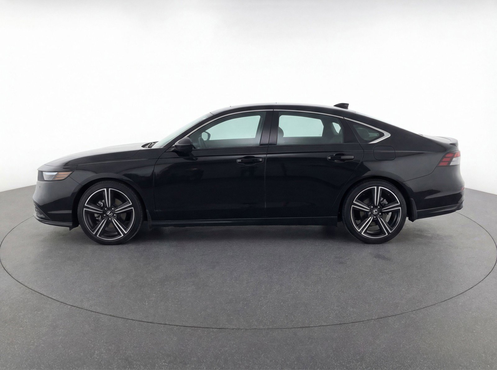 Used 2024 Honda Accord Sport image 5