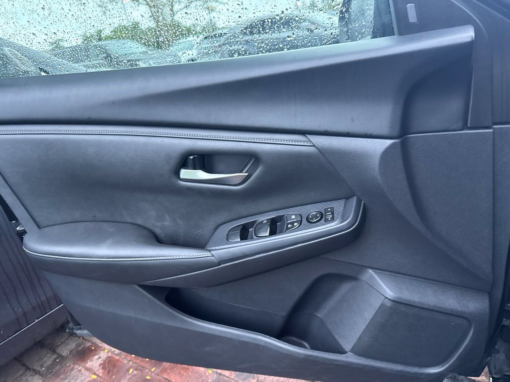 Used 2024 Nissan Sentra SV FWD image 9
