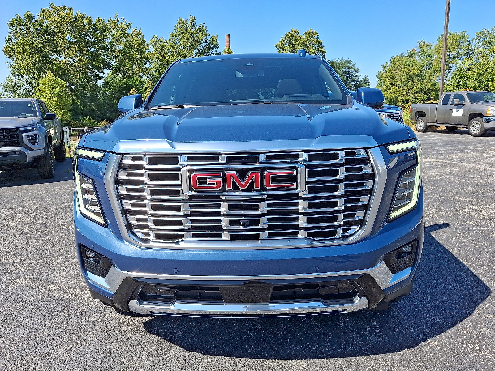 New 2025 GMC Yukon XL Denali w/ Sun & Power Step Package image 3