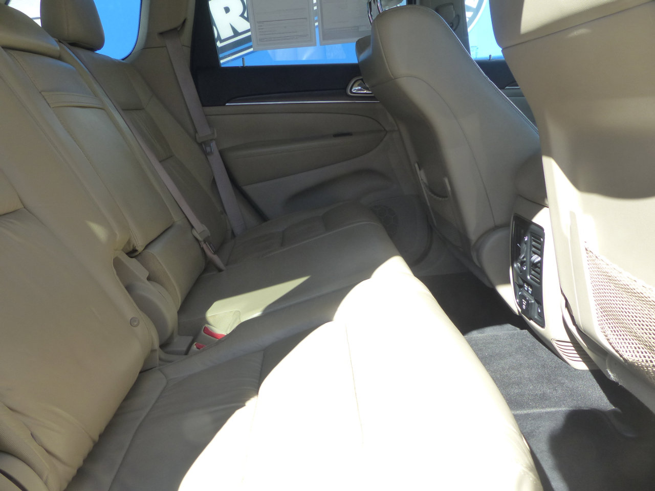 Used 2014 Jeep Grand Cherokee Limited w/ Trailer Tow Group IV image 15