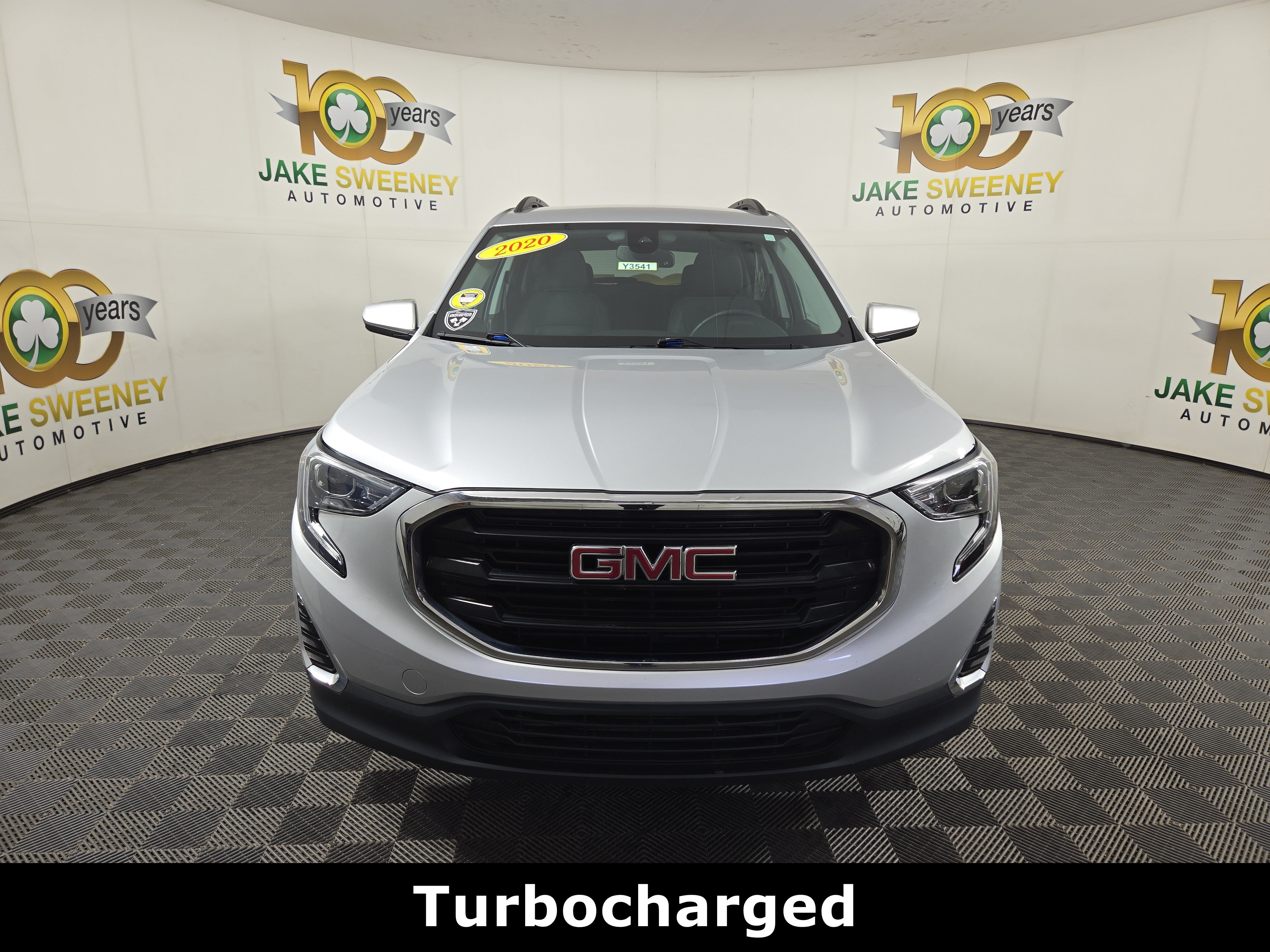 Used 2020 GMC Terrain SLE w/ Driver Convenience Package AWD/4WD image 2