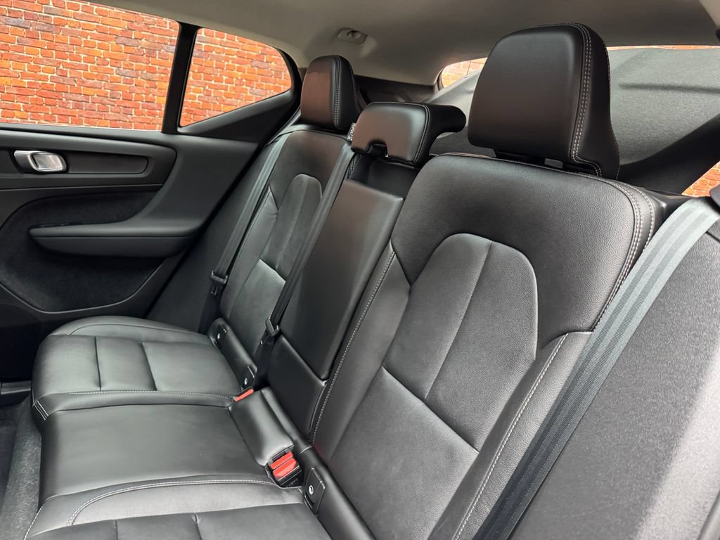 Used 2024 Volvo XC40 B5 Plus AWD/4WD image 26