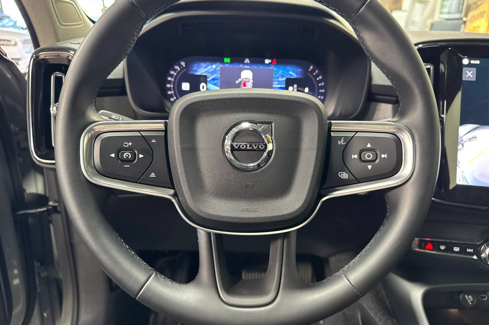 Used 2026 Volvo XC40 B5 Plus w/ Protection Package Premier AWD/4WD image 27