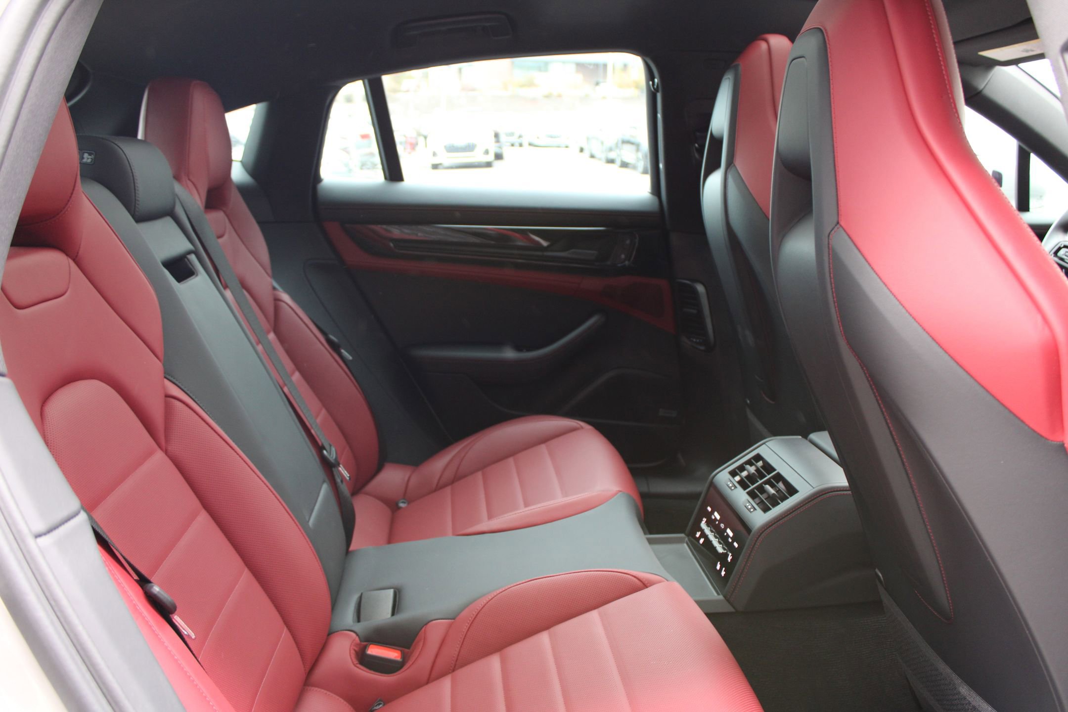 Certified 2025 Porsche Panamera 4 image 24